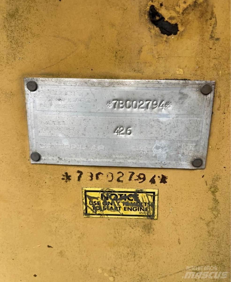 CAT 426 Ekskavatori-iekrāvēji