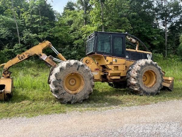 CAT 525 Šķeldotāji