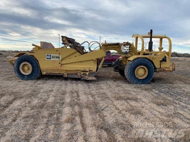 CAT 613B Skrēperi