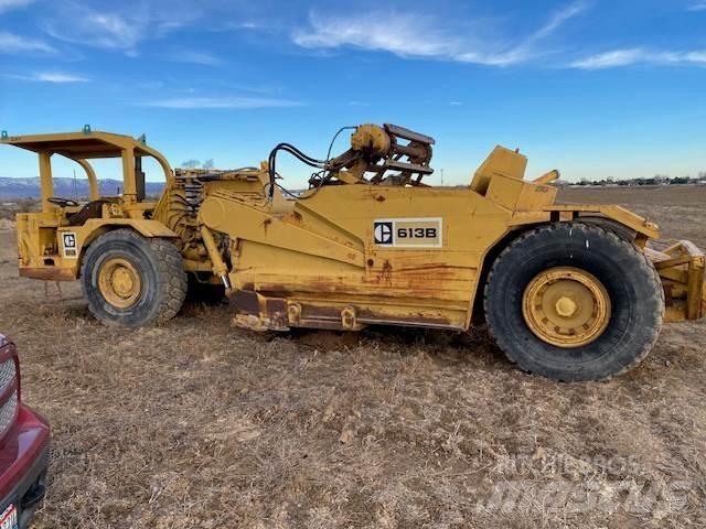 CAT 613B Skrēperi