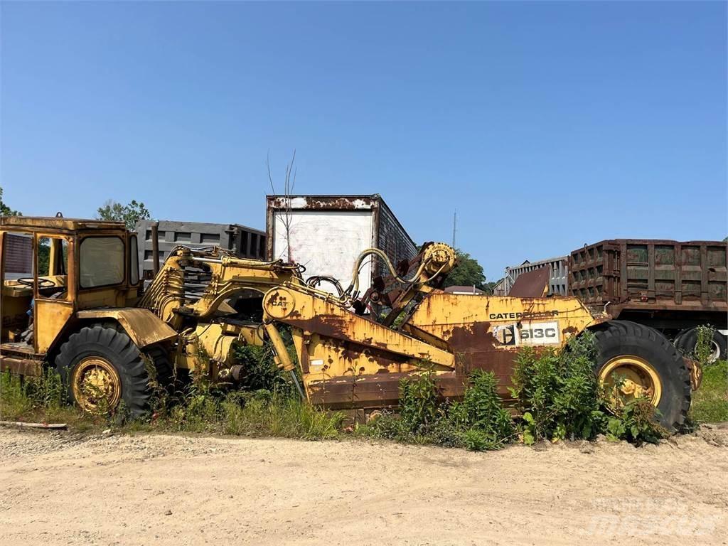 CAT 613C Skrēperi