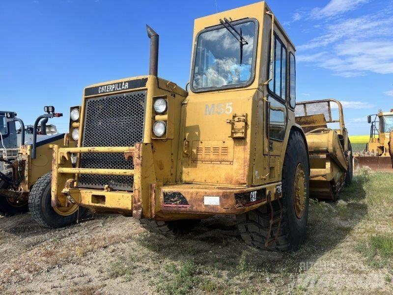 CAT 621E Skrēperi