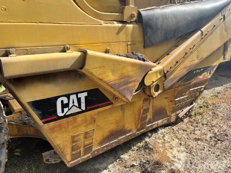 CAT 621E Skrēperi
