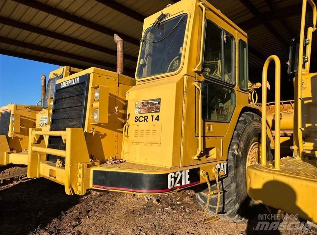 CAT 621E Skrēperi