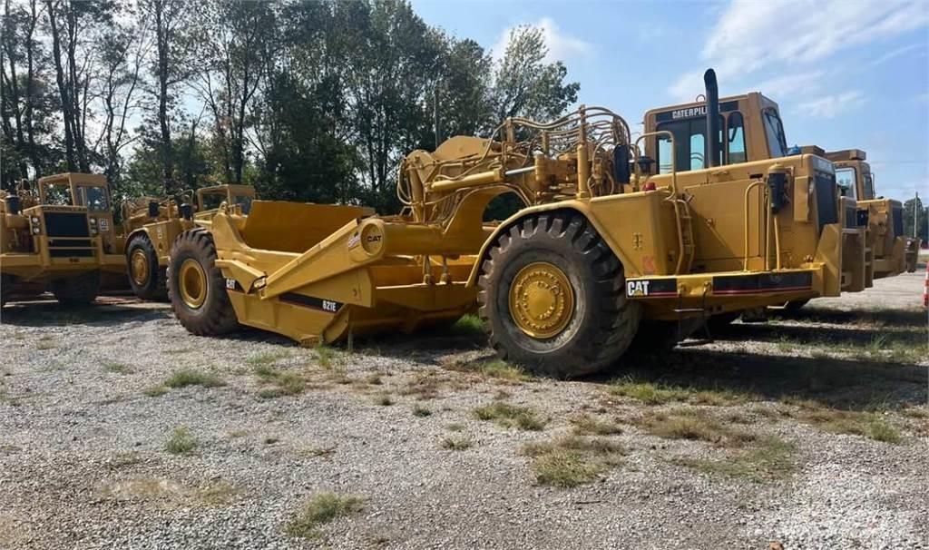 CAT 621E Skrēperi