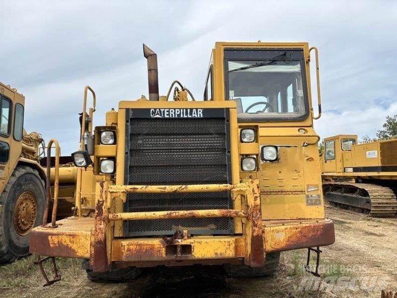 CAT 621F Skrēperi