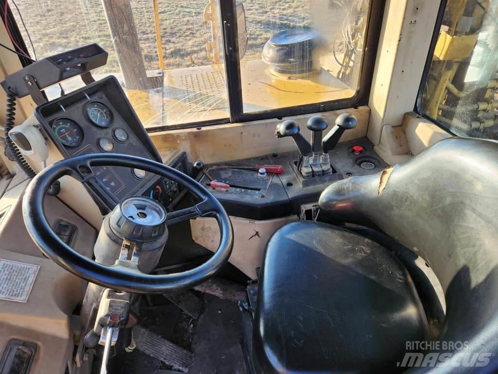 CAT 621F Skrēperi