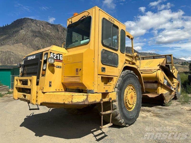 CAT 621G Skrēperi