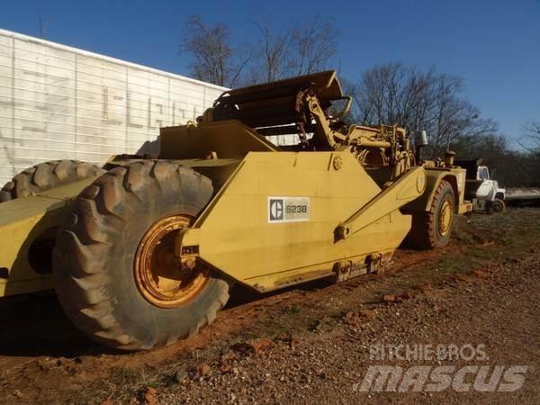 CAT 623B Skrēperi