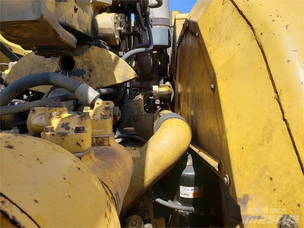 CAT 631D Skrēperi