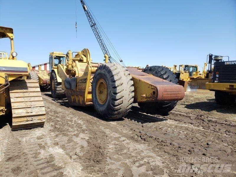 CAT 631D Skrēperi