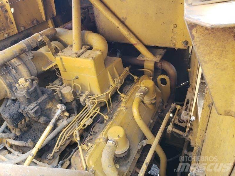 CAT 631D Skrēperi