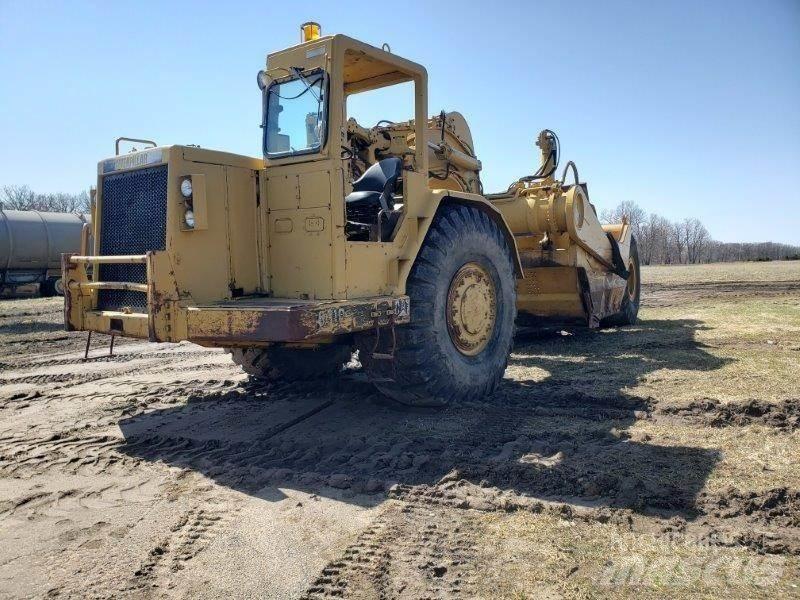 CAT 631D Skrēperi