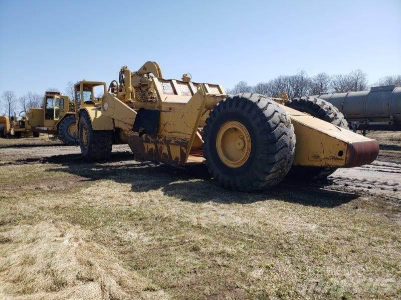 CAT 631D Skrēperi