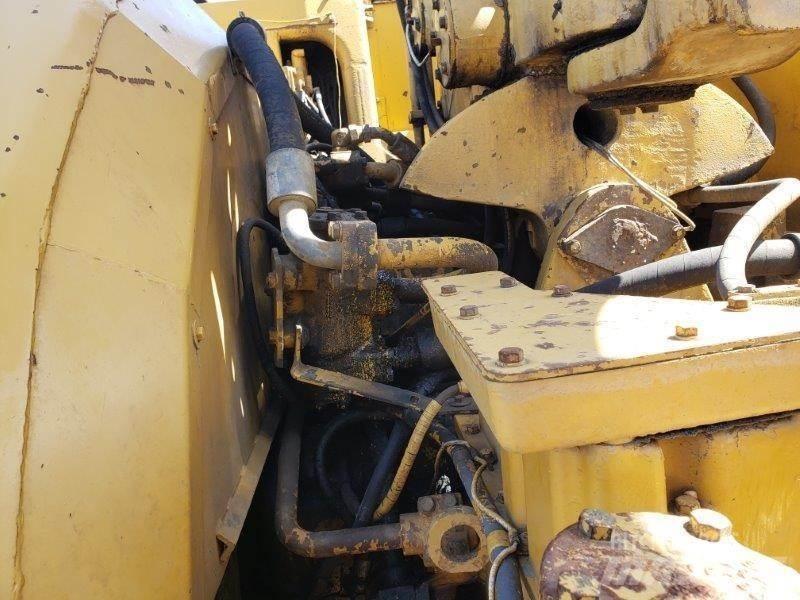 CAT 631D Skrēperi