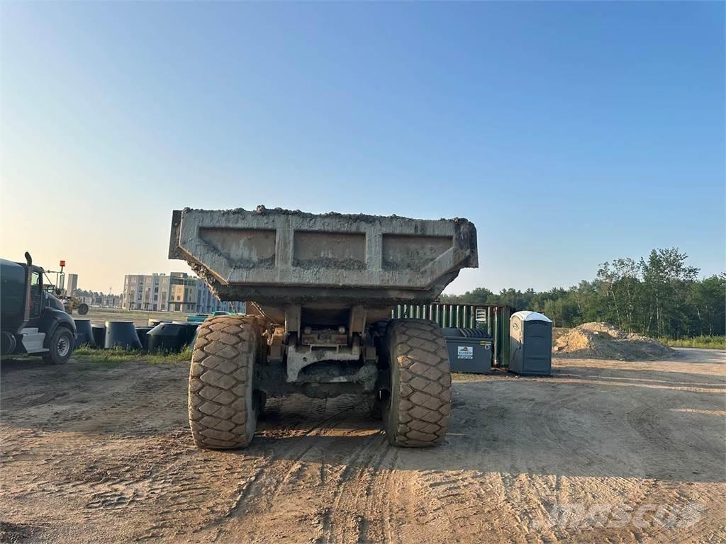 CAT 740 Artikulētie pašizgāzēji