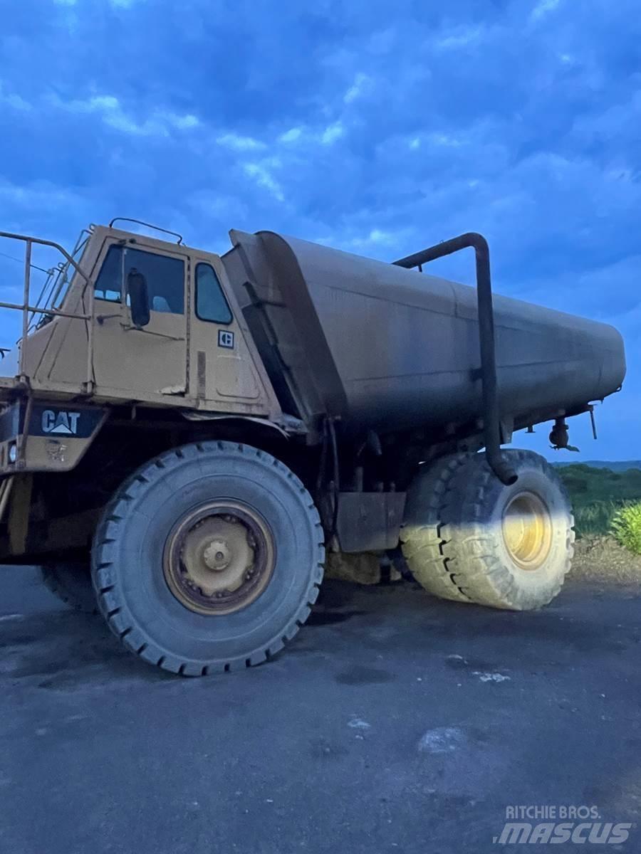 CAT 773B Autocisterna