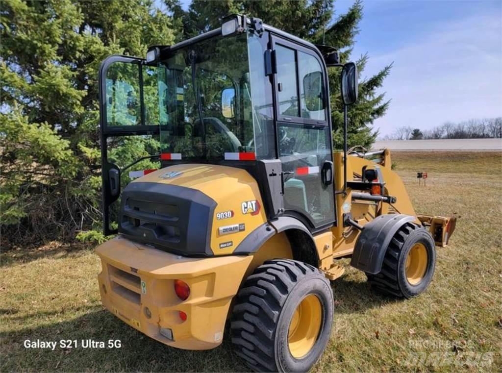 CAT 903D Iekrāvēji uz riteņiem