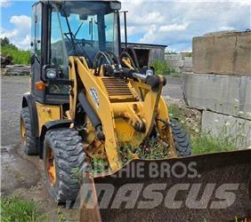 CAT 904H Iekrāvēji uz riteņiem