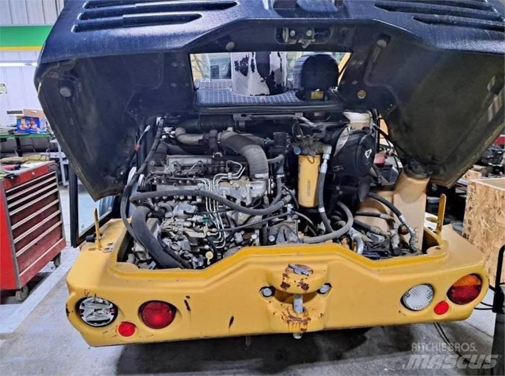 CAT 906H Iekrāvēji uz riteņiem