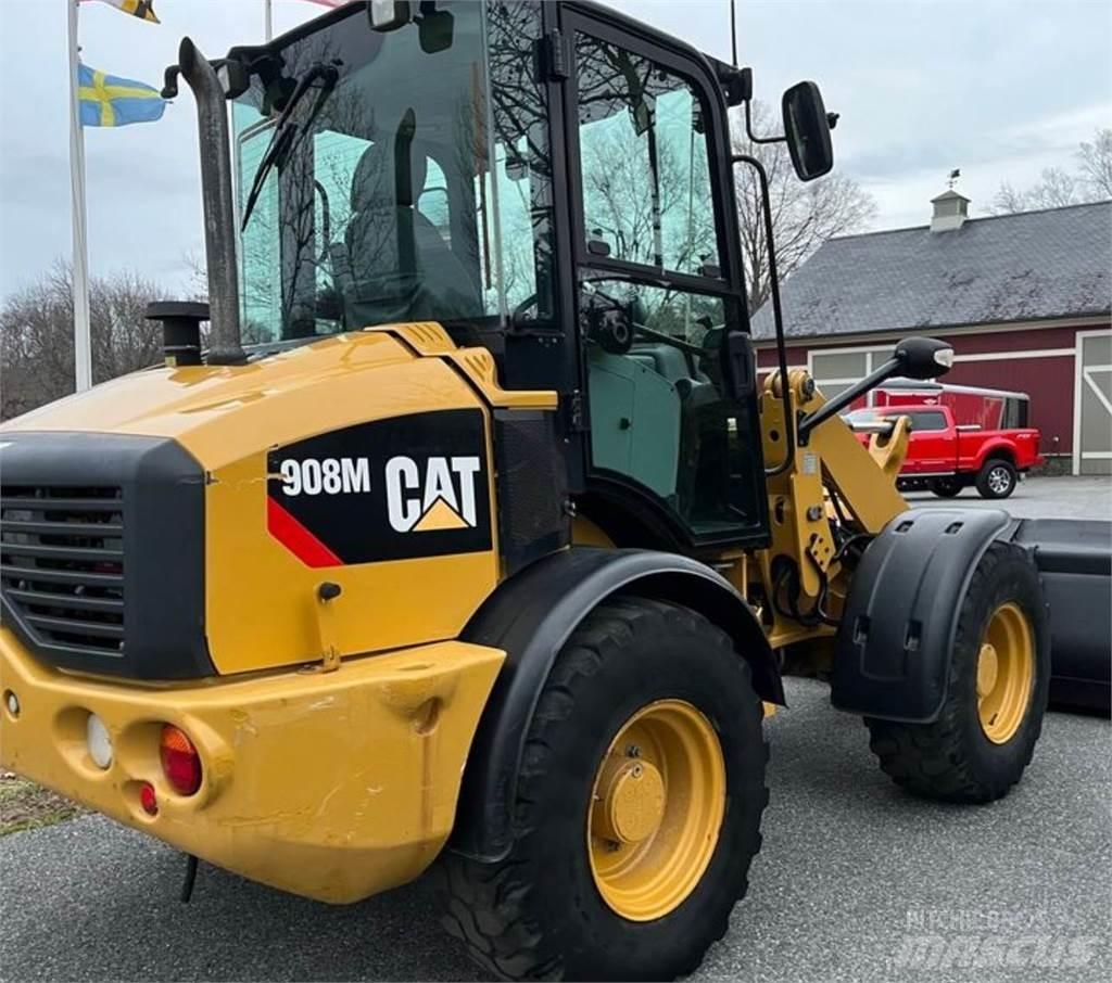 CAT 908M Iekrāvēji uz riteņiem