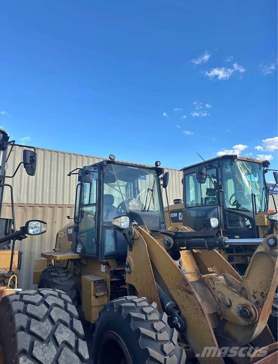 CAT 910M Iekrāvēji uz riteņiem