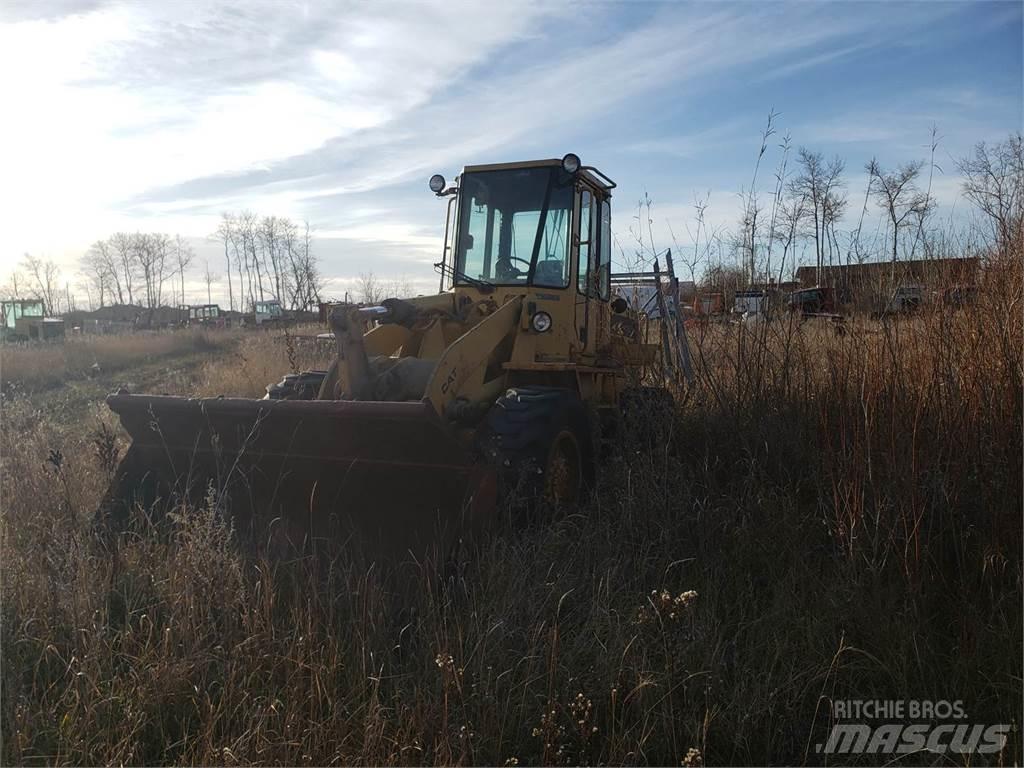 CAT 916 Iekrāvēji uz riteņiem