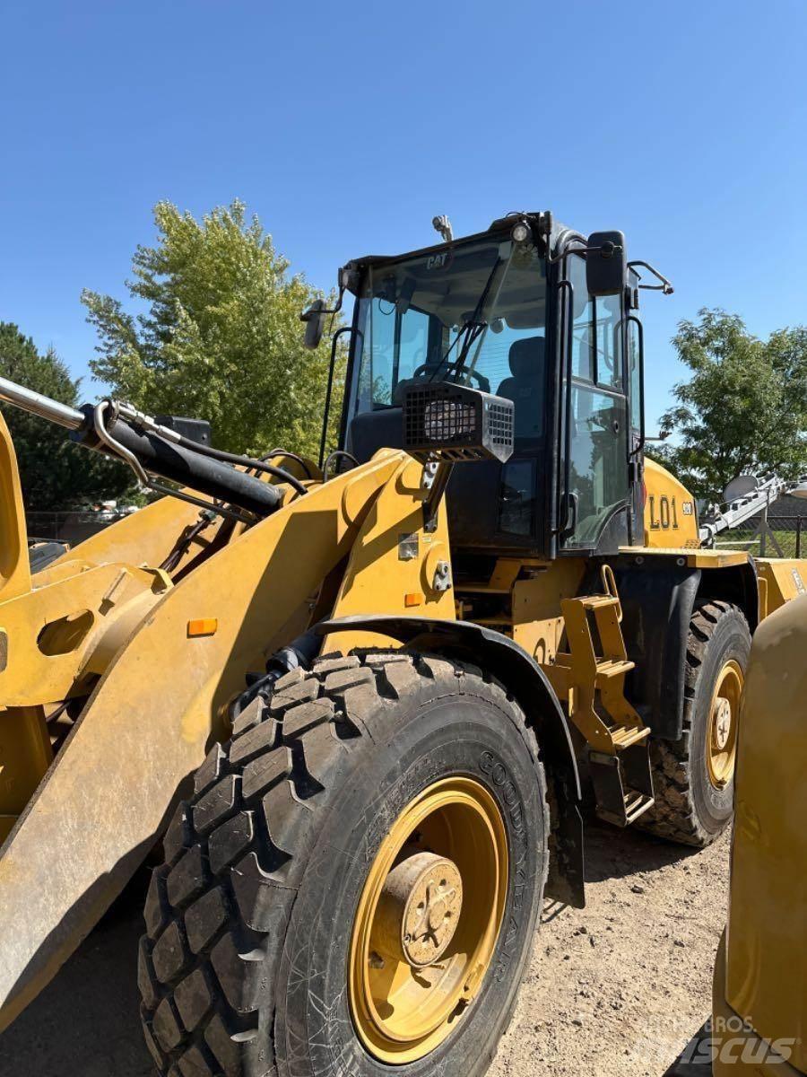 CAT 920 Iekrāvēji uz riteņiem