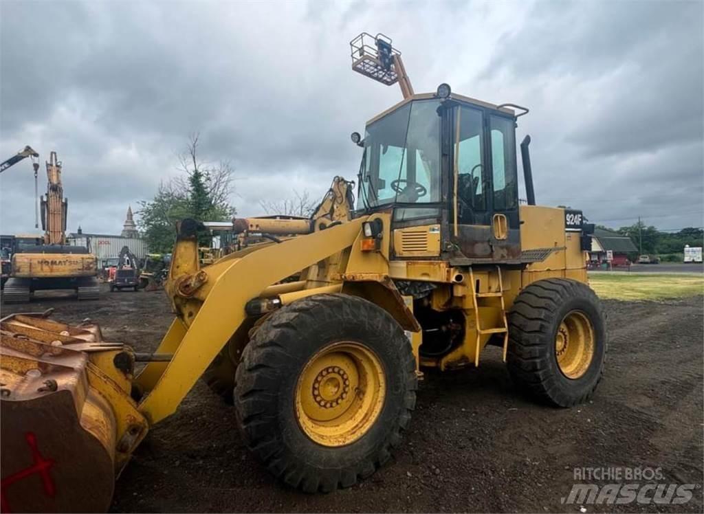 CAT 924F Iekrāvēji uz riteņiem