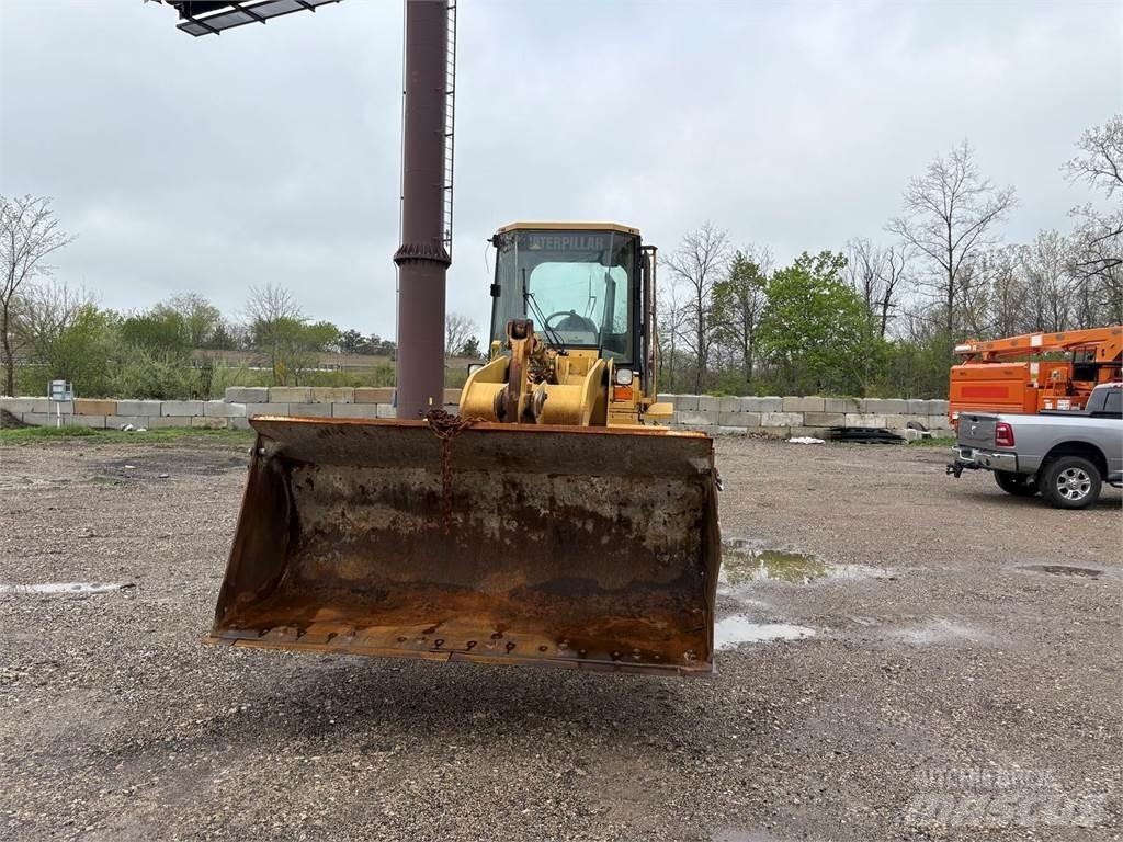 CAT 924F Iekrāvēji uz riteņiem