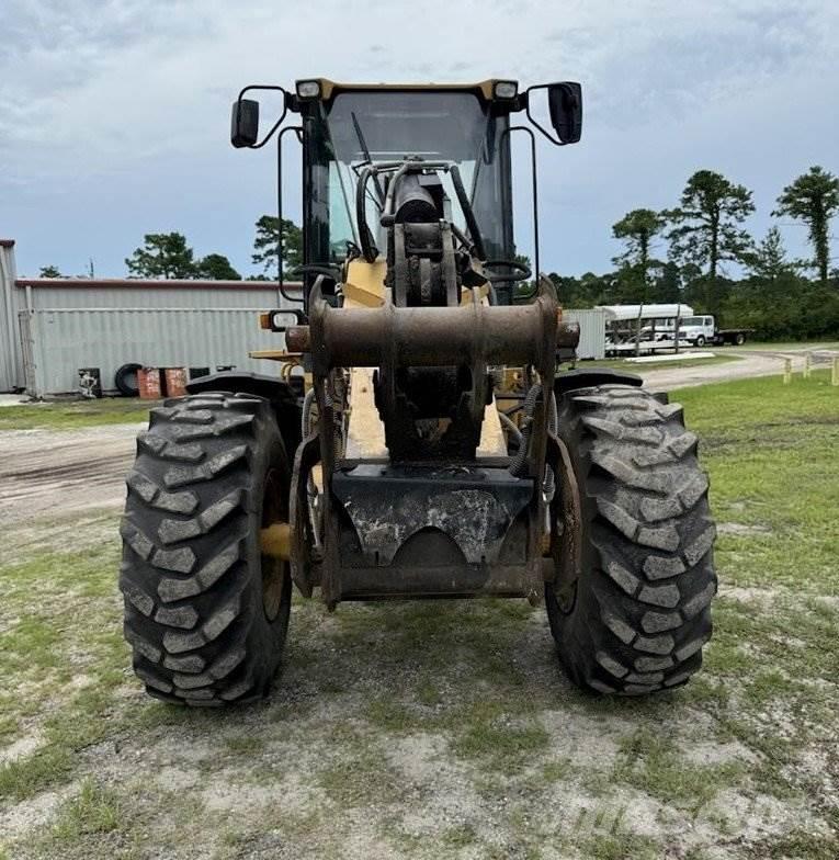 CAT 924G Iekrāvēji uz riteņiem