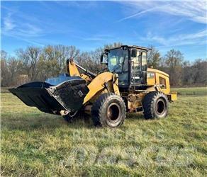 CAT 924K Iekrāvēji uz riteņiem