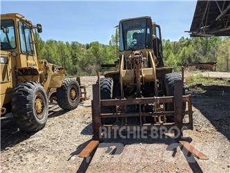 CAT 926E Iekrāvēji uz riteņiem