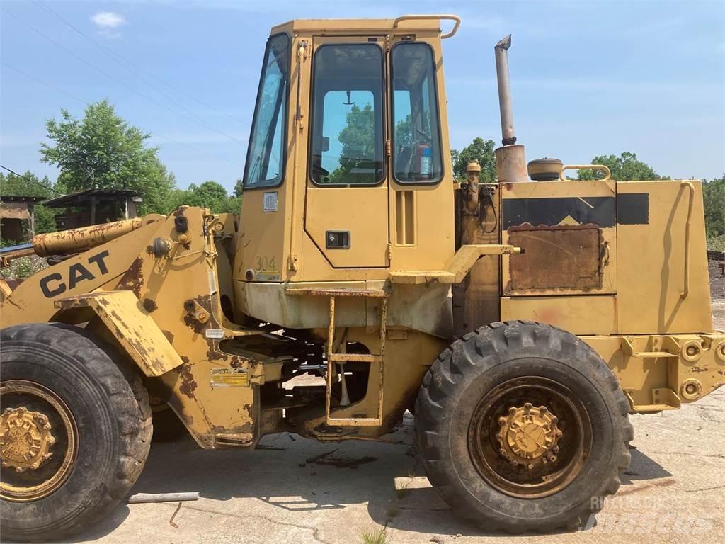 CAT 926E Iekrāvēji uz riteņiem