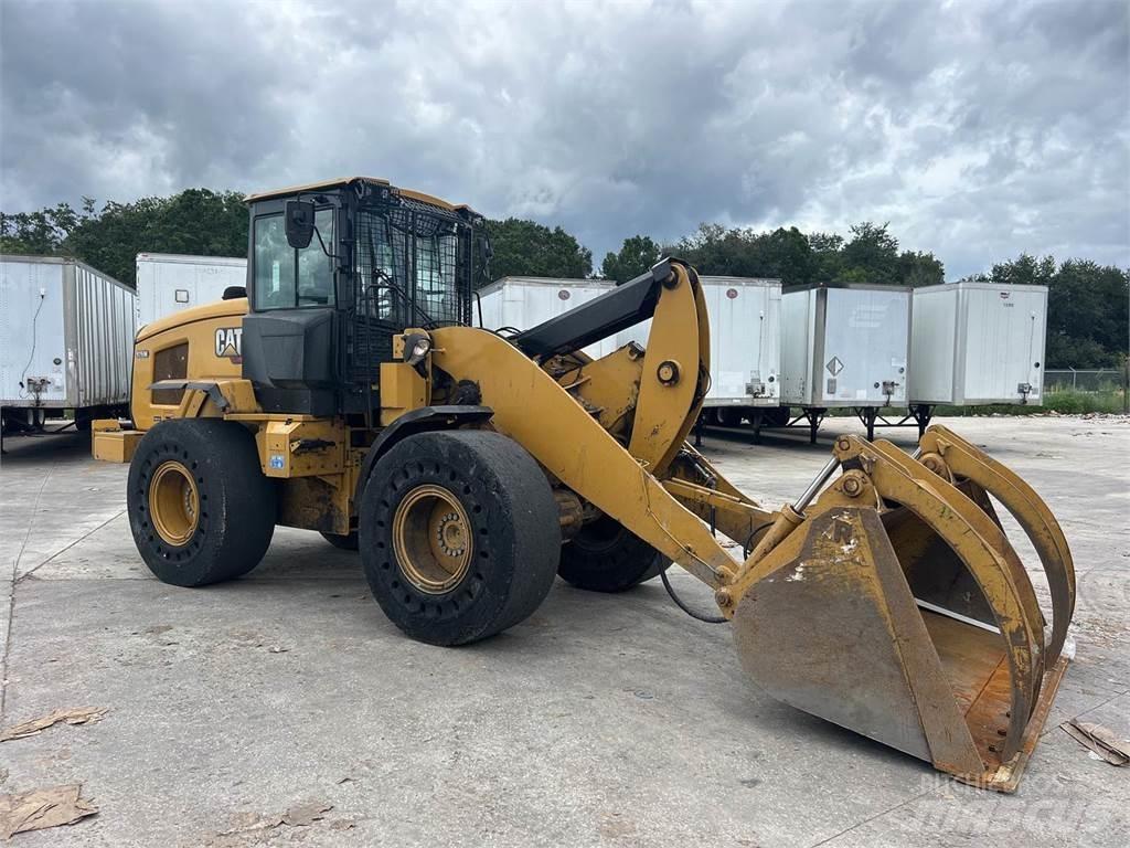 CAT 926M Iekrāvēji uz riteņiem