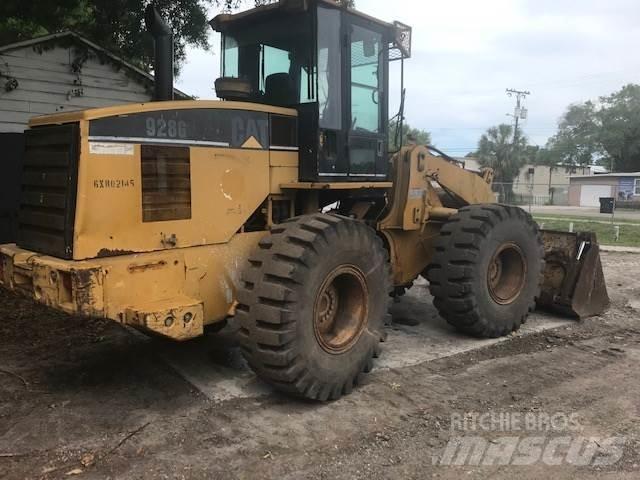 CAT 928G Iekrāvēji uz riteņiem