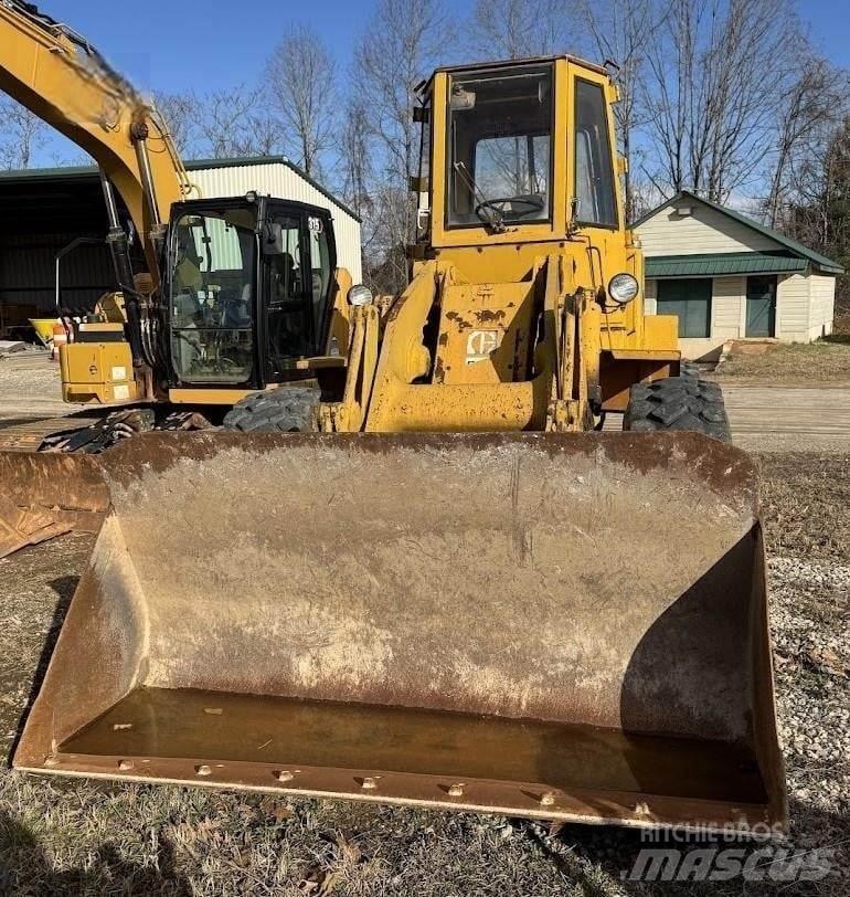 CAT 930 Iekrāvēji uz riteņiem