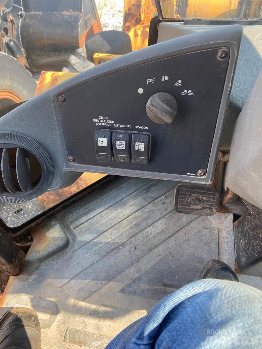 CAT 930G Iekrāvēji uz riteņiem