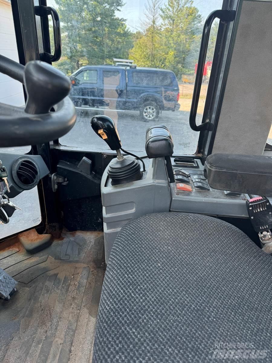 CAT 930G Iekrāvēji uz riteņiem