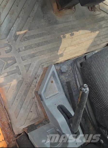 CAT 930G Iekrāvēji uz riteņiem