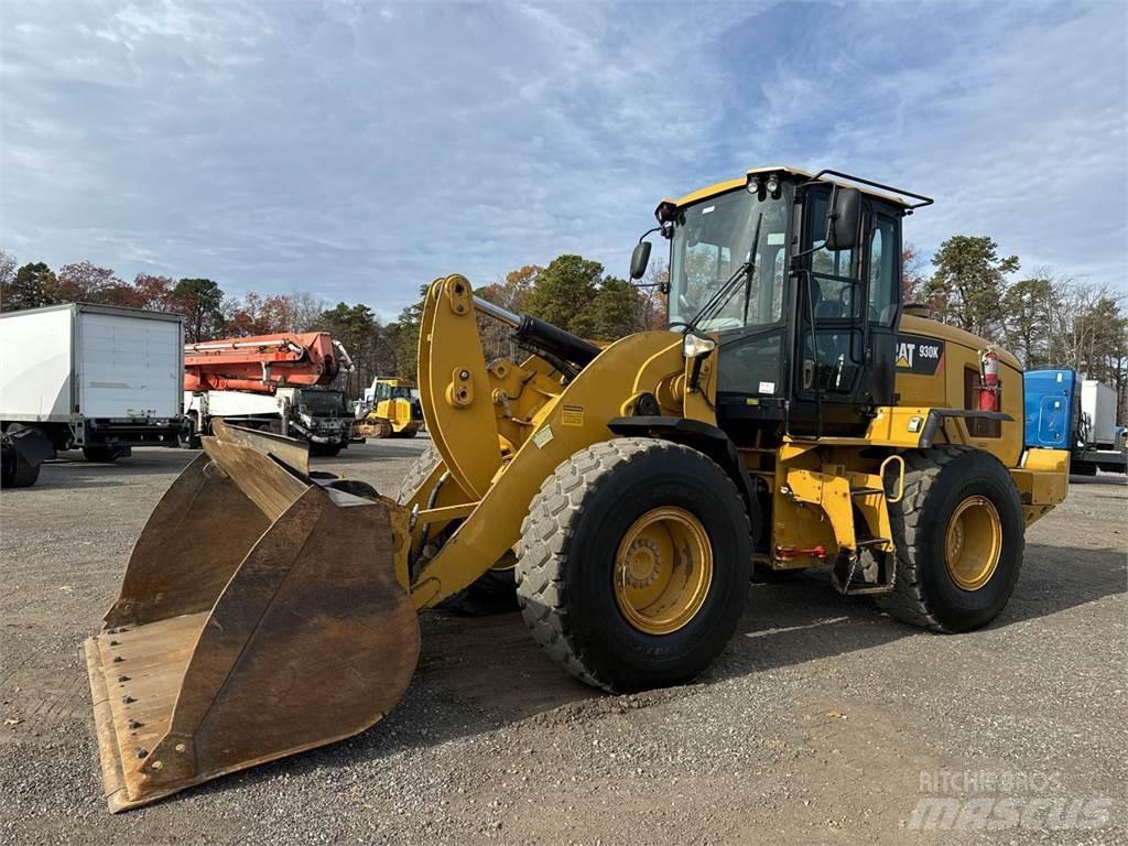 CAT 930K Iekrāvēji uz riteņiem