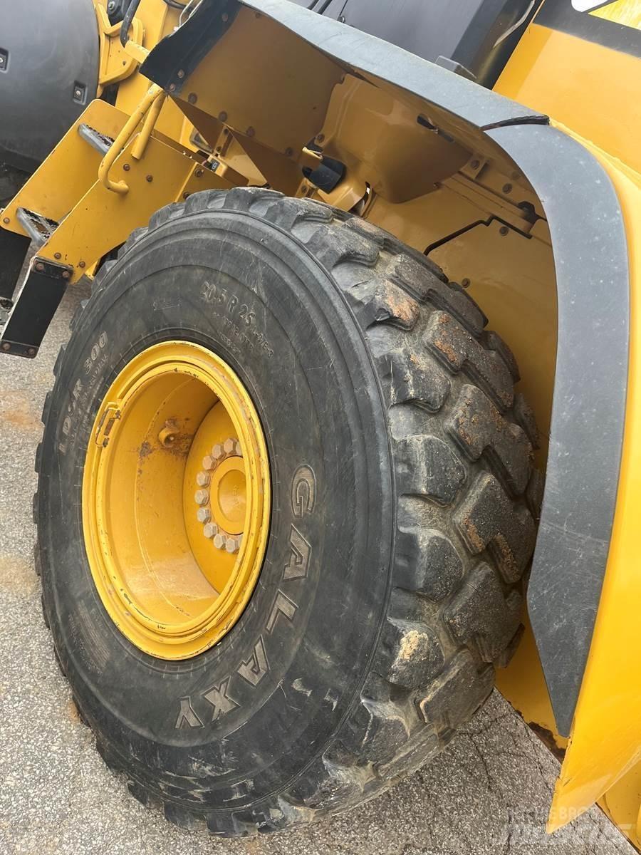 CAT 930K Iekrāvēji uz riteņiem