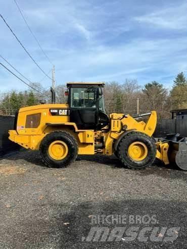 CAT 930M Iekrāvēji uz riteņiem