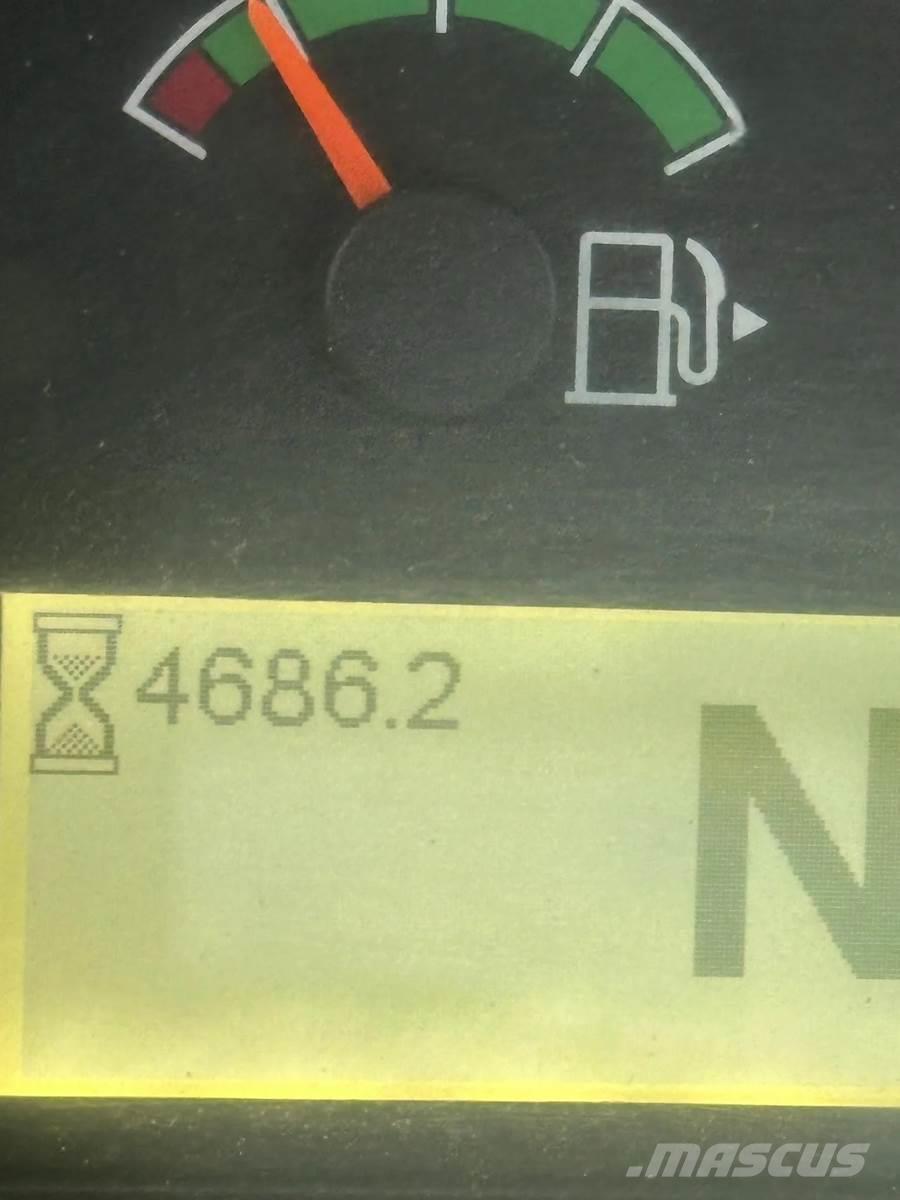 CAT 930M Iekrāvēji uz riteņiem