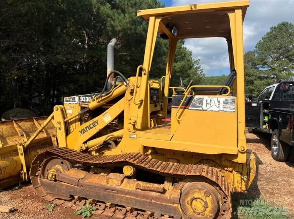 CAT 933C Kāpurķēžu buldozeri