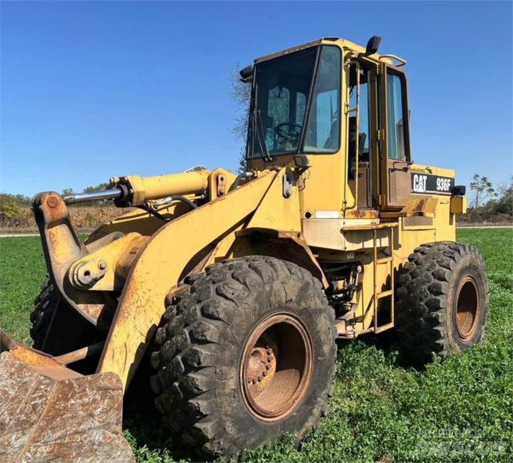 CAT 936F Iekrāvēji uz riteņiem