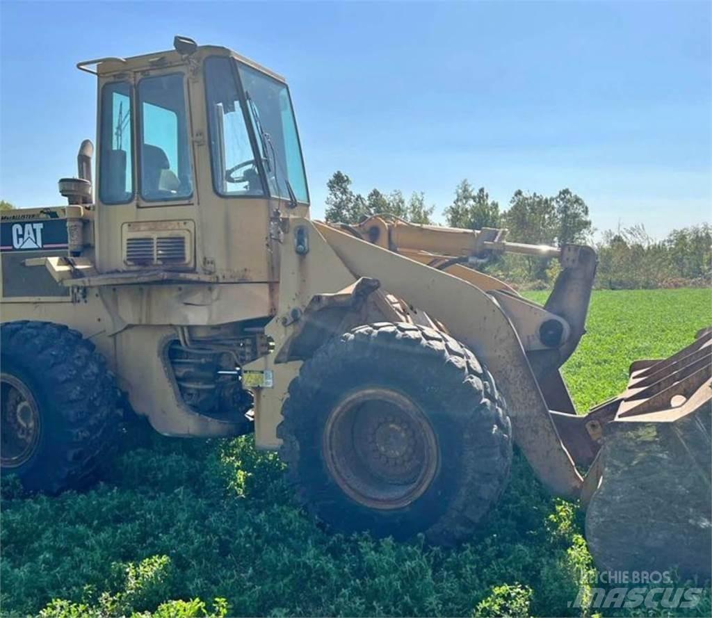 CAT 936F Iekrāvēji uz riteņiem