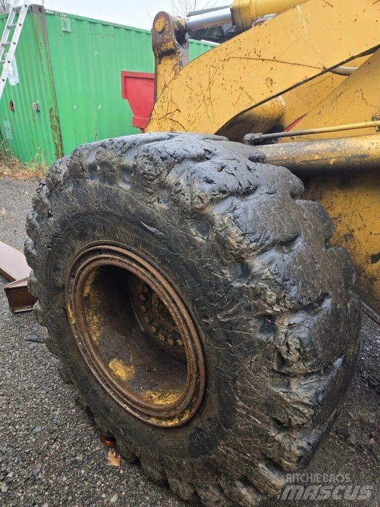 CAT 938F Iekrāvēji uz riteņiem
