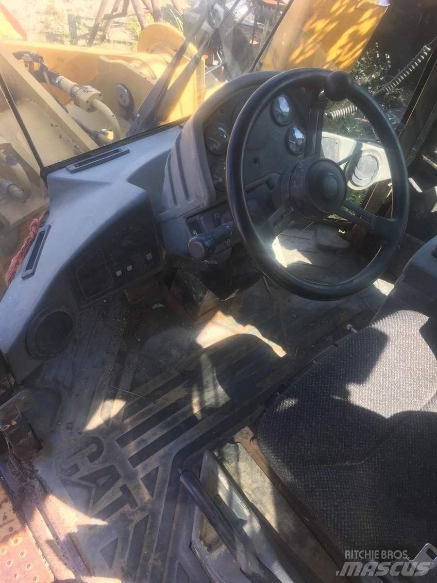 CAT 938G Iekrāvēji uz riteņiem