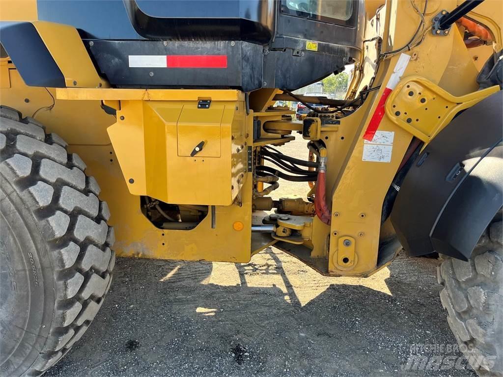 CAT 938M Iekrāvēji uz riteņiem